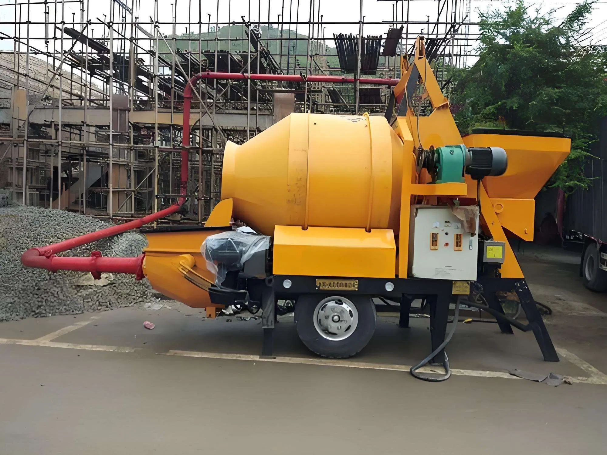 Portable Diesel Concrete Mixer with Pump Cement Mixing Machine Concrete Mixer Truck