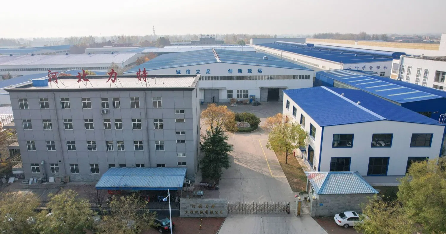 Small Concrete Pump, 60 Cubic Meters/Hour, Stationary and Mobile Concrete Pumps for Construction / Portable Diesel Concrete Pumps for Sale.